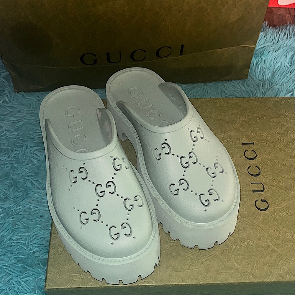 COPY - Gucci Platform Rubber Clogs size 7